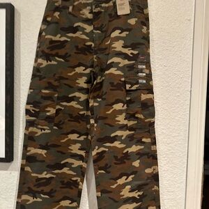 Ladies camo printed 94’ baggy cargos (24)